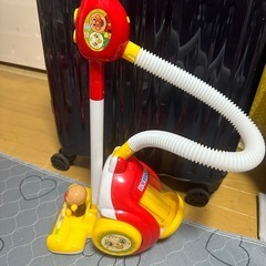 アンパンマン掃除機、ピコピコ、電車、パトカーおもちゃ