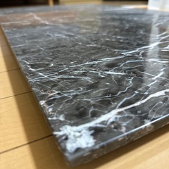 大理石ローテーブルの画像