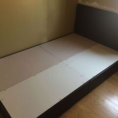 高級マットレス　サータ（セミダブル）　フレーム付きの画像