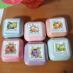ボディウォッシュと石けん☆一応未使用品ですが、傷汚れございますの画像