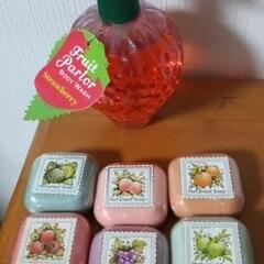 ボディウォッシュと石けん☆一応未使用品ですが、傷汚れございます