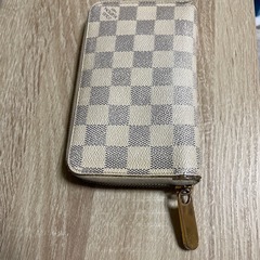 LOUIS VUITTON財布