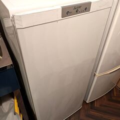 冷凍庫 ★ 三菱　Mitsubishi　Electric  Uシリーズ ホワイト MF-U12F-W [1ドア /右開きタイプ /121]★