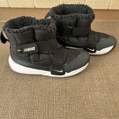 ナイキ　ブーツ21.5センチ　キッズ