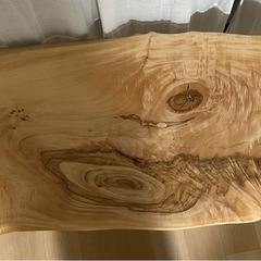 一枚板
テーブルの画像