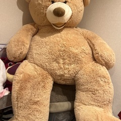 巨大クマのぬいぐるみ