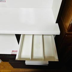 キッチンキャビネット収納 (Kitchen Cabinet)