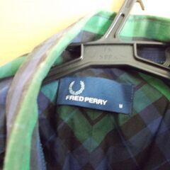 Fred Perry フレッドペリー シャツ　Mサイズ