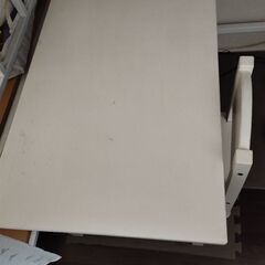 受渡し決定済イケア　キッズデスクセットの画像