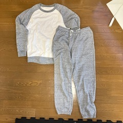 ユニクロ　トレーナー　セットアップ