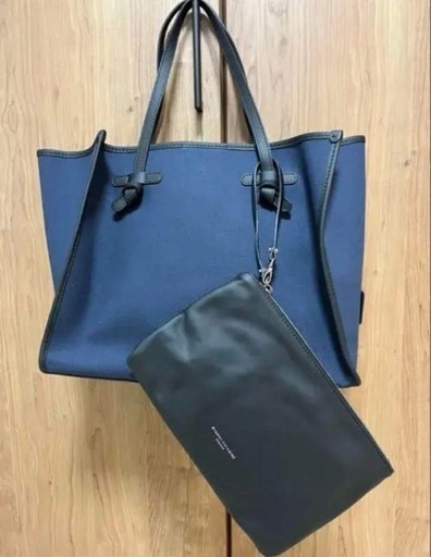 新品未使用　正規品　ジャン二キャリーニ マルチェッラ M ネイビー