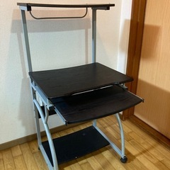 値下げ❣️パソコンデスクの画像
