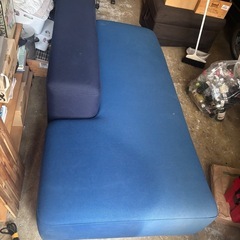 ソファー   車で引取り可能な方  2000円で！の画像