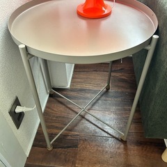 サイドテーブル