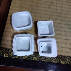 陶器の小物入れ２個の画像