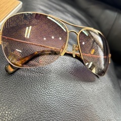 ⭕️トリーバーチのサングラス　   ¥28000で購入レンズに模様が入ってます。正規品🕶️男女兼用の画像