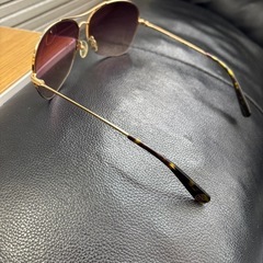 ⭕️トリーバーチのサングラス　   ¥28000で購入レンズに模様が入ってます。正規品🕶️男女兼用の画像
