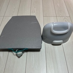 TOSHIBA スチームアイロンとアイロン台