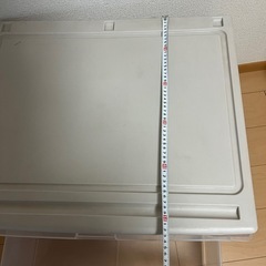 プラスチック洋服収納の画像
