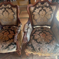 椅子、テーブルセット の画像