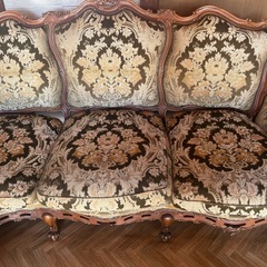 椅子、テーブルセット の画像