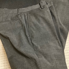 スラックス　グレー