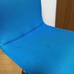 カラフルチェアの画像