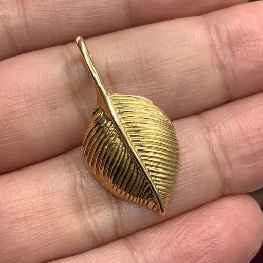 K18 リーフ　ペンダント　3.5g
