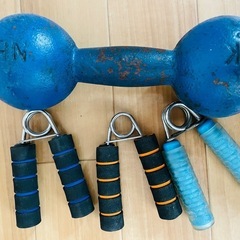 6kgダンベル&ハンドグリップ3個　トレーニーグッズ