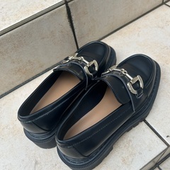 H&M ローファーの画像