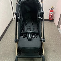 Tavo innospinXベビーカー 機内持ち込み可能