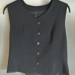 未使用品 MAKELETショート丈ベスト 差し上げます