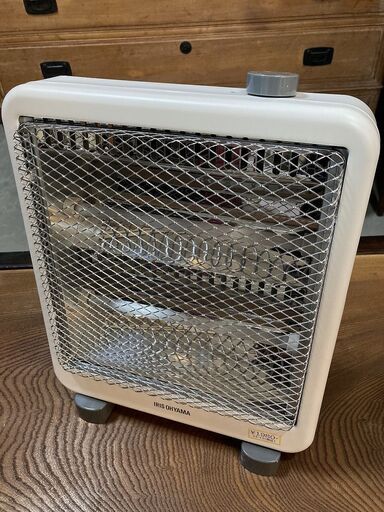 ■ioy0112■アイリスオーヤマ　電気ストーブ　EHT-800W　2023年製■※直接引取限定(奈良県生駒市)■