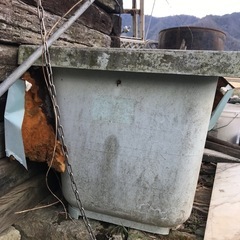 水桶　水瓶　風呂桶　水やり用にの画像