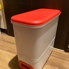 Tupperware 米びつ