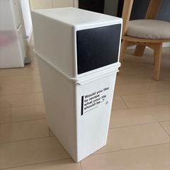 ゴミ箱の画像