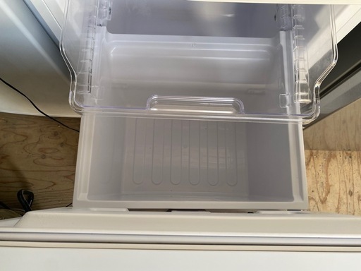 お薦め品‼️シャープどっちもつけかえドア冷蔵庫152L2021年