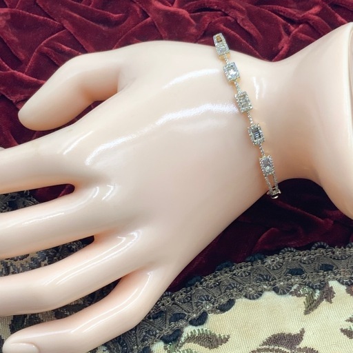 K18 ダイヤ　バングル　9.9g 1.05ct