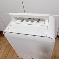 アイリスオーヤマ IRIS OHYAMA 除湿機（デシカント方式） 木造9畳・コンクリート18畳 efeel（エフィール） EJD-70Nの画像