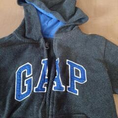 GAPのパーカーの画像