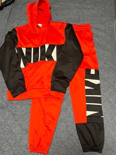 NIKEセットアップ赤Mサイズ