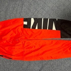 NIKEセットアップ赤Mサイズ
 の画像
