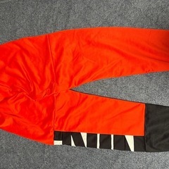 NIKEセットアップ赤Mサイズ
 の画像