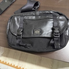 斜め掛けバック
