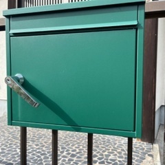 緑のポスト(フェンス取り付け用)の画像