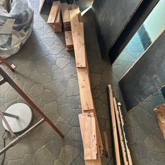 店舗内装解体。