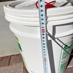 きれいな空き容器！においなし！丈夫な大きいバケツ、物入れの画像