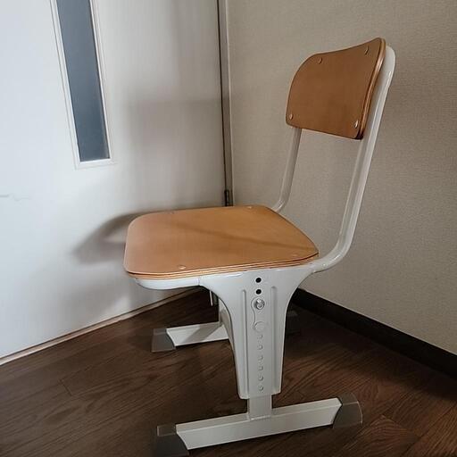 小学校　椅子