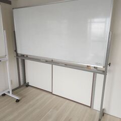 【引き取り限定】ホワイトボード中型2台の画像