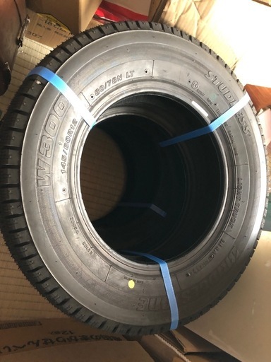新品スタッドレス145/80R12LT